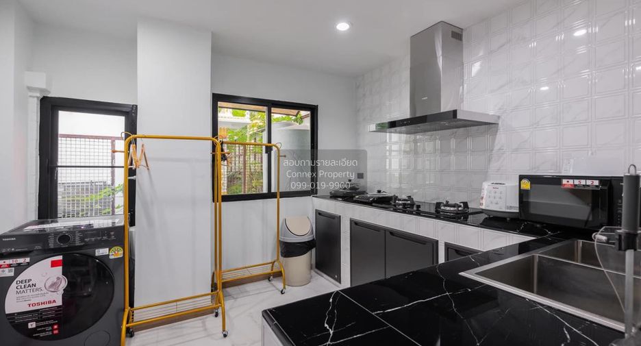 For rent 5 bedrooms villa in Din Daeng, Bangkok