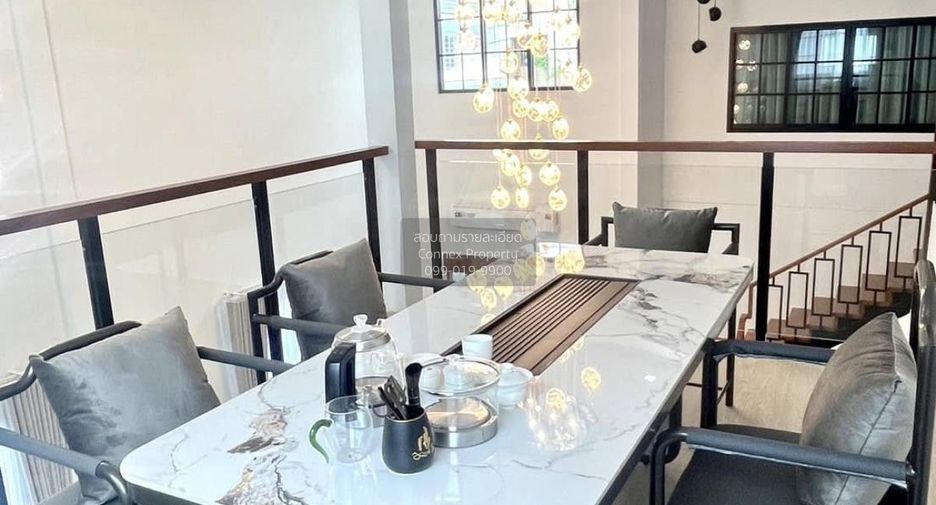 For rent 5 bedrooms villa in Din Daeng, Bangkok