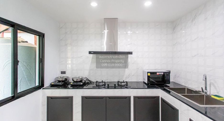 For rent 5 bedrooms villa in Din Daeng, Bangkok