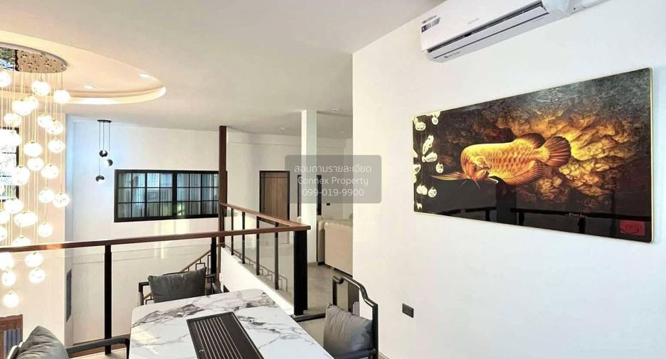 For rent 5 bedrooms villa in Din Daeng, Bangkok