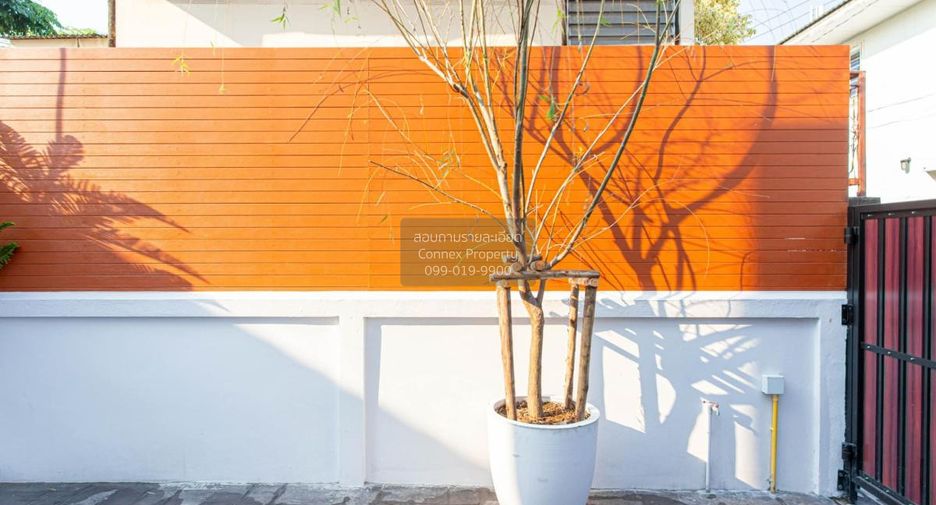 For rent 5 bedrooms villa in Din Daeng, Bangkok