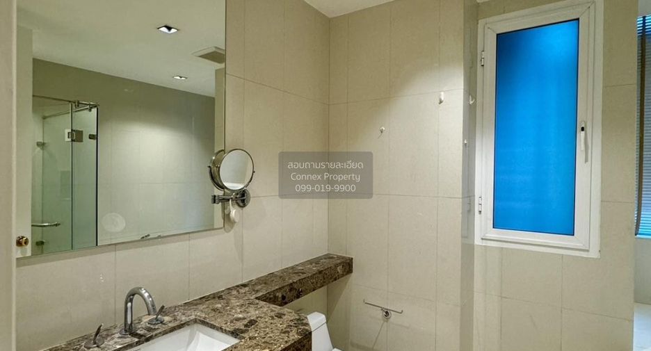 For rent 2 bedrooms condo in Pathum Wan, Bangkok