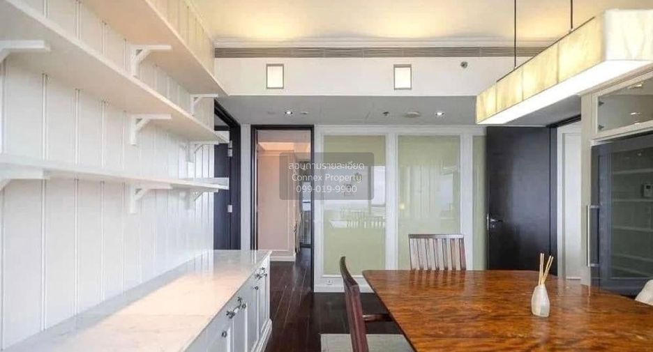 For rent 4 bedrooms condo in Sathon, Bangkok