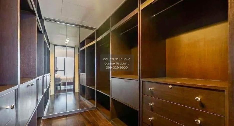 For rent 4 bedrooms condo in Sathon, Bangkok