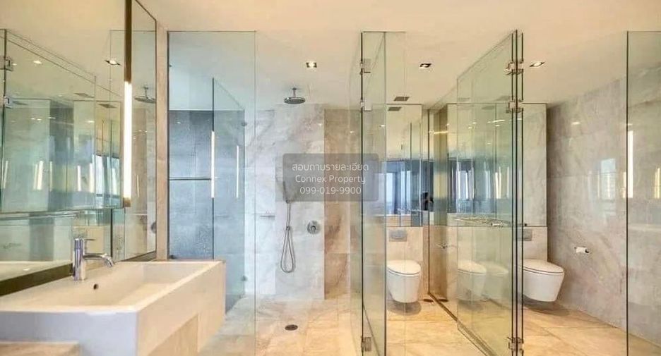 For rent 4 bedrooms condo in Sathon, Bangkok