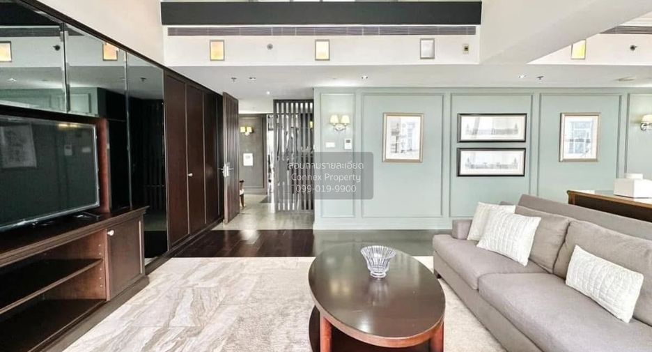 For rent 4 bedrooms condo in Sathon, Bangkok