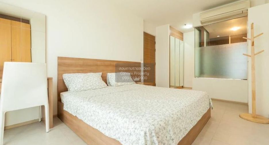 For rent 2 bedrooms condo in Phra Khanong, Bangkok
