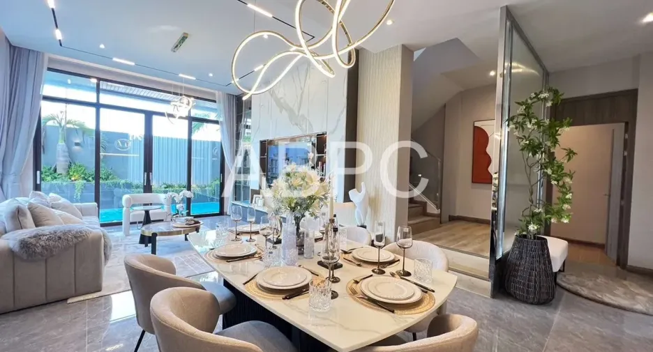 For sale 4 bedrooms house in Mueang Rayong, Rayong