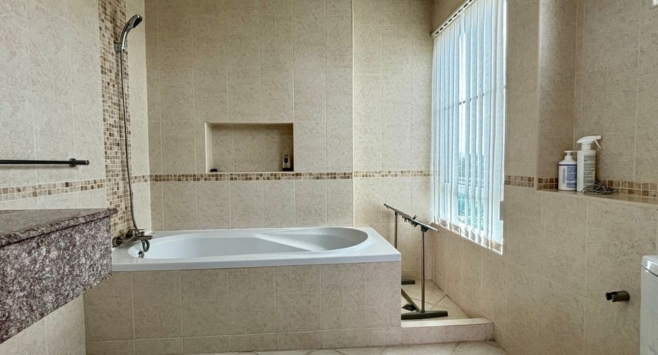 À vendre 3 chambres condo à Bang Lamung, Chonburi