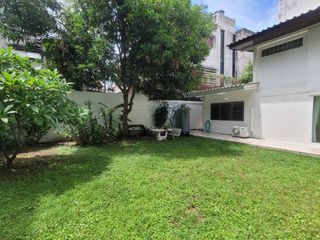 出租 3 卧室 独立屋 在 Khlong Toei, 曼谷