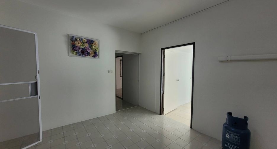 For rent 3 bedrooms house in Khlong Toei, Bangkok