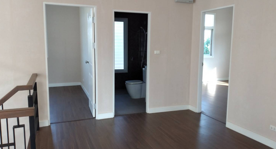 For sale 3 bedrooms house in Khlong Sam Wa, Bangkok