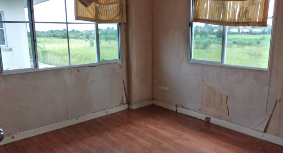 For sale 3 bedrooms house in Lat Krabang, Bangkok