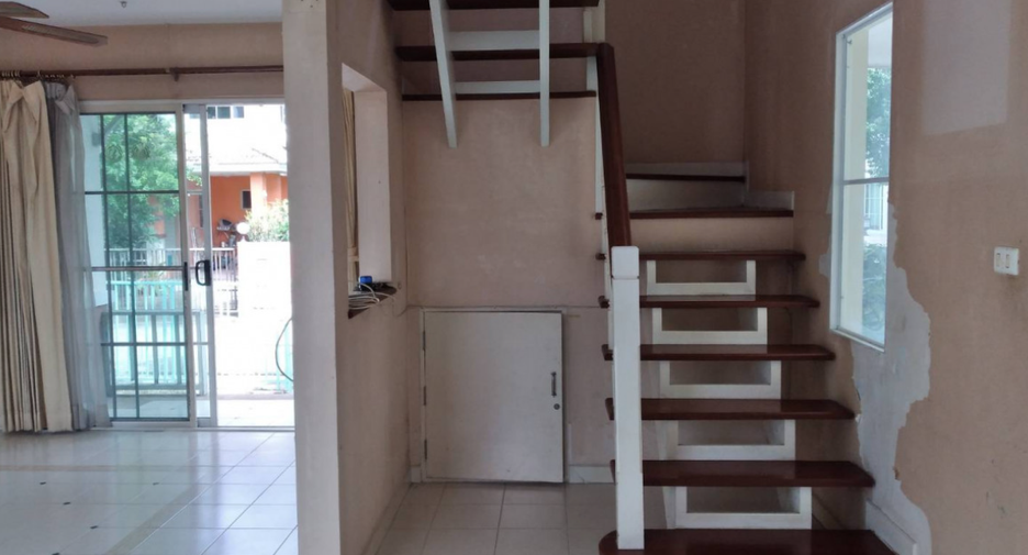 For sale 3 bedrooms house in Lat Krabang, Bangkok