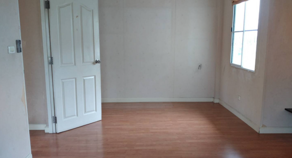 For sale 3 bedrooms house in Lat Krabang, Bangkok