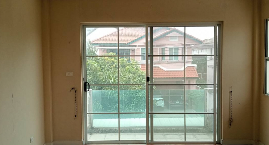 Haus zum Kauf mit 3 Zimmer in Thanyaburi, Pathum Thani