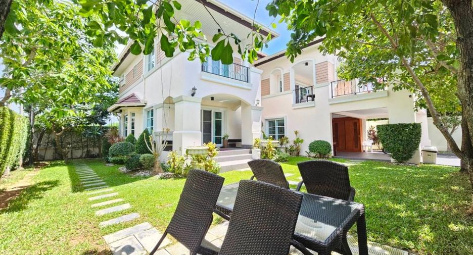 For sale 4 bedrooms house in East Pattaya, Pattaya
