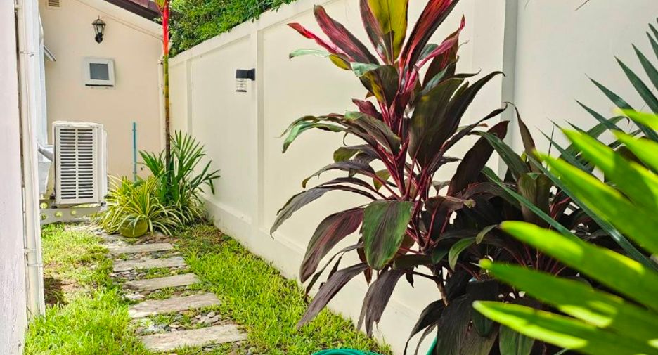 For sale 4 bedrooms house in East Pattaya, Pattaya