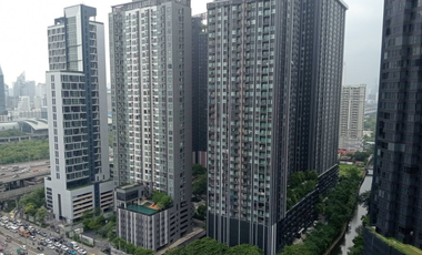 For sale 1 bed condo in Huai Khwang, Bangkok