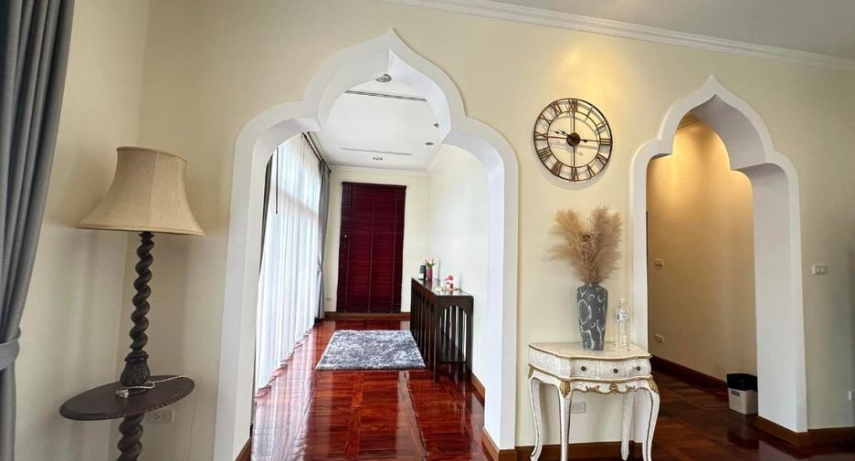 For rent 4 bedrooms house in Na Jomtien, Pattaya