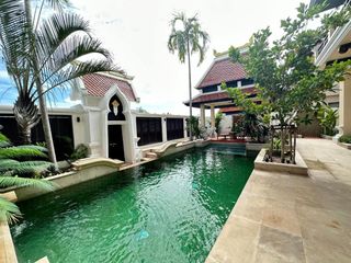 For rent 4 bedrooms house in Na Jomtien, Pattaya