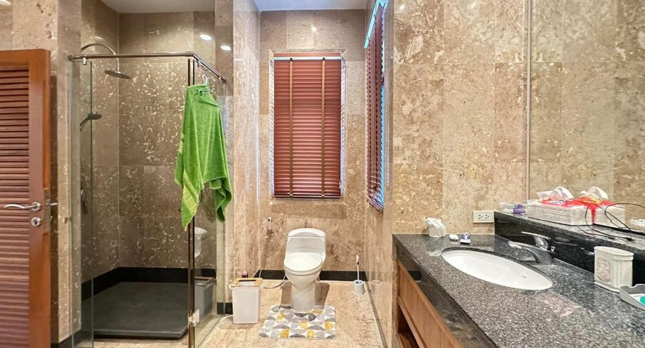 For rent 4 bedrooms house in Na Jomtien, Pattaya