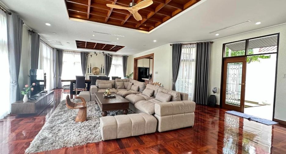 For rent 4 bedrooms house in Na Jomtien, Pattaya