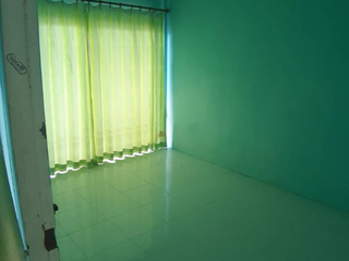 Casa adosada en venta de 2 habitaciones en Pluak Daeng, Rayong