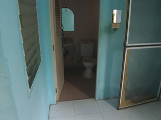 Casa adosada en venta de 2 habitaciones en Pluak Daeng, Rayong