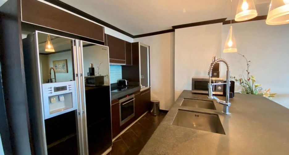 For sale 2 bedrooms condo in Pratumnak, Pattaya