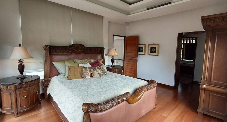For sale 3 bedrooms house in Sattahip, Chonburi