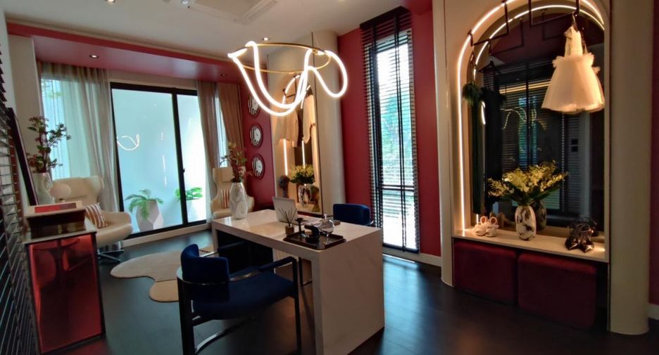 For sale 4 bedrooms house in Bang Na, Bangkok