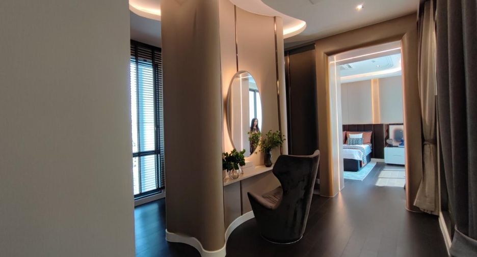 For sale 4 bedrooms house in Bang Na, Bangkok