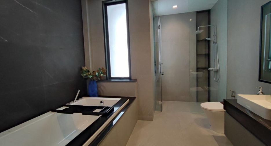 For sale 4 bedrooms house in Bang Na, Bangkok
