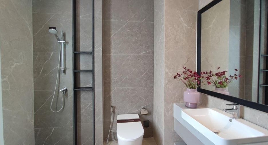 For sale 4 bedrooms house in Bang Na, Bangkok