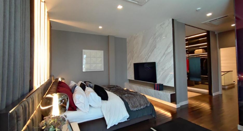 For sale 5 bedrooms house in Bang Na, Bangkok