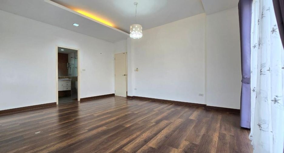 For sale 3 bedrooms house in Bang Lamung, Chonburi