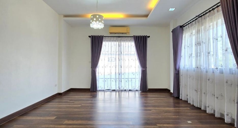 For sale 3 bedrooms house in Bang Lamung, Chonburi
