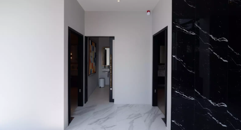 For sale 4 bedrooms house in Khan Na Yao, Bangkok