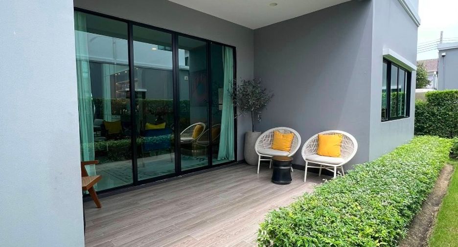 For sale 6 bedrooms house in Khlong Sam Wa, Bangkok