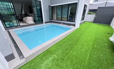 For rent 5 bedrooms house in Khlong Sam Wa, Bangkok
