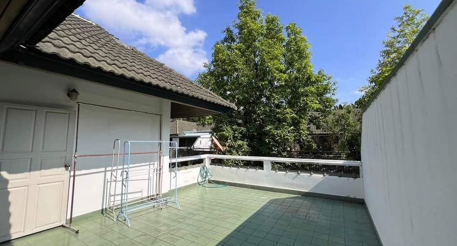 For sale 3 bedrooms townhouse in Sattahip, Chonburi