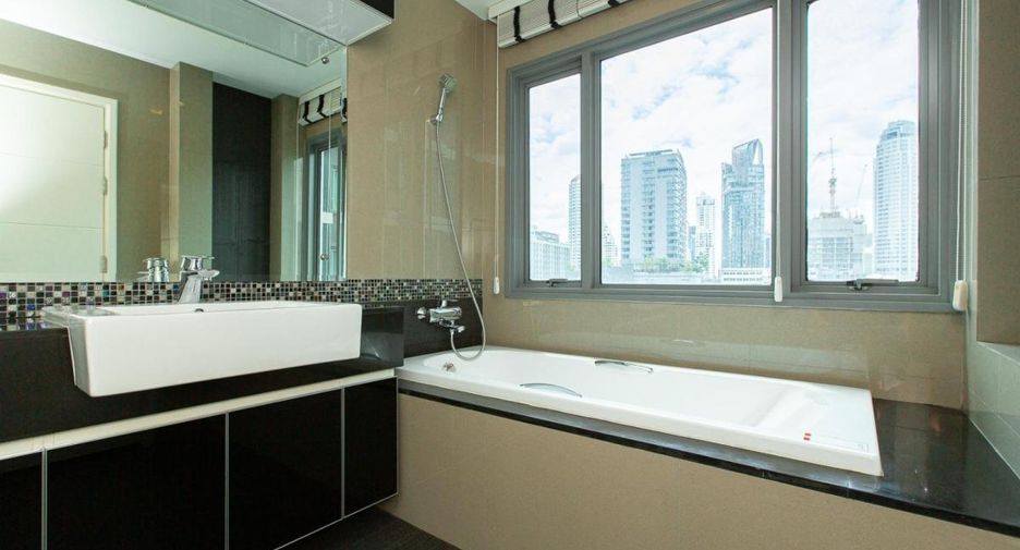 À louer 2 chambres condo à Khlong Toei, Bangkok
