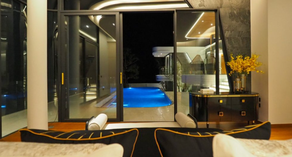 Villa zum Kauf mit 4 Zimmer in Thalang, Phuket