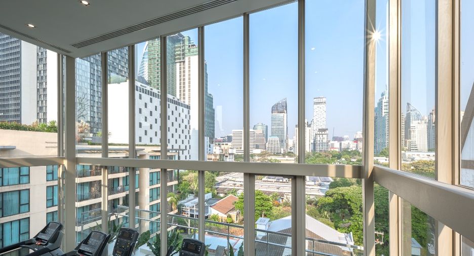 For sale 1 bed condo in Khlong Toei, Bangkok