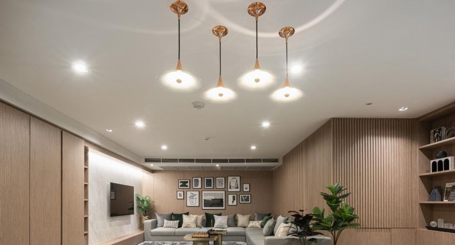 For sale 1 bed condo in Khlong Toei, Bangkok