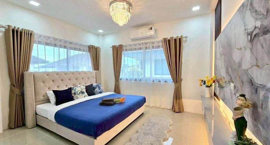 Haus zur Miete mit 5 Zimmer in Bang Lamung, Chonburi