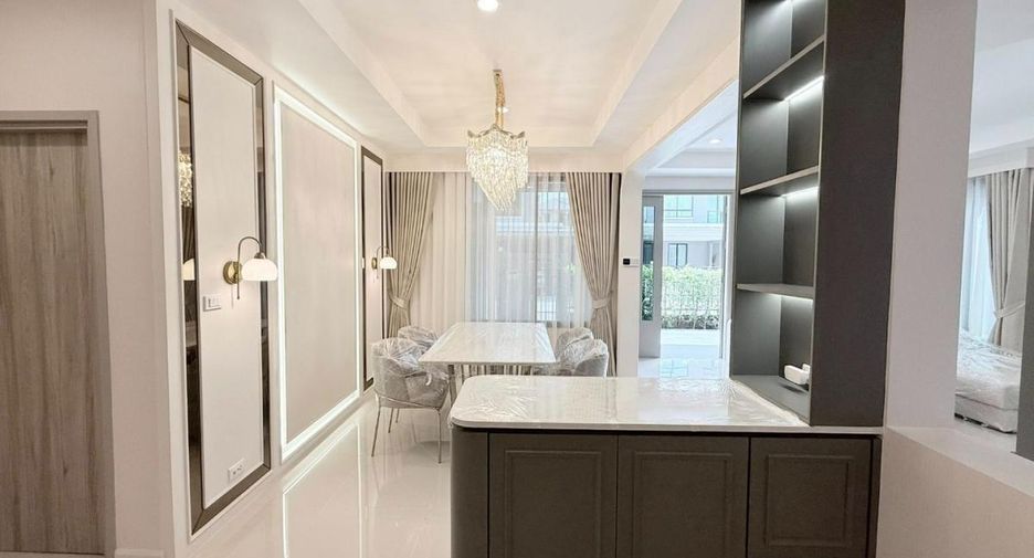 For sale 5 bedrooms house in Khan Na Yao, Bangkok