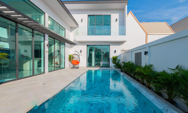 For sale 4 bedrooms villa in East Pattaya, Pattaya