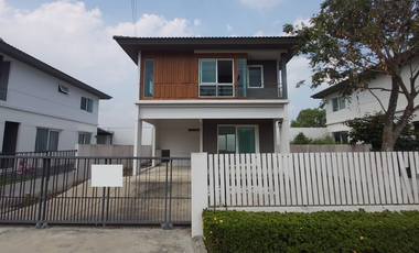 For sale 3 bedrooms house in Khlong Sam Wa, Bangkok